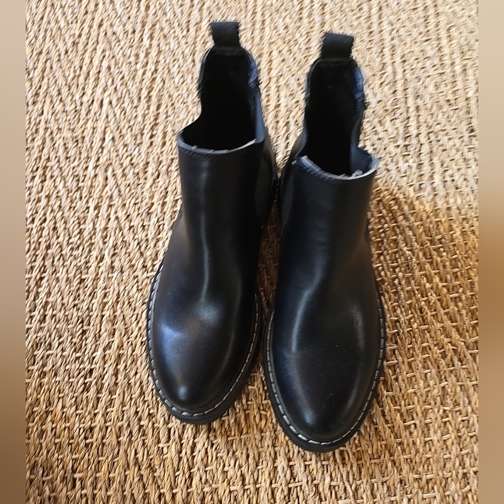 Madden Girl Size 6M